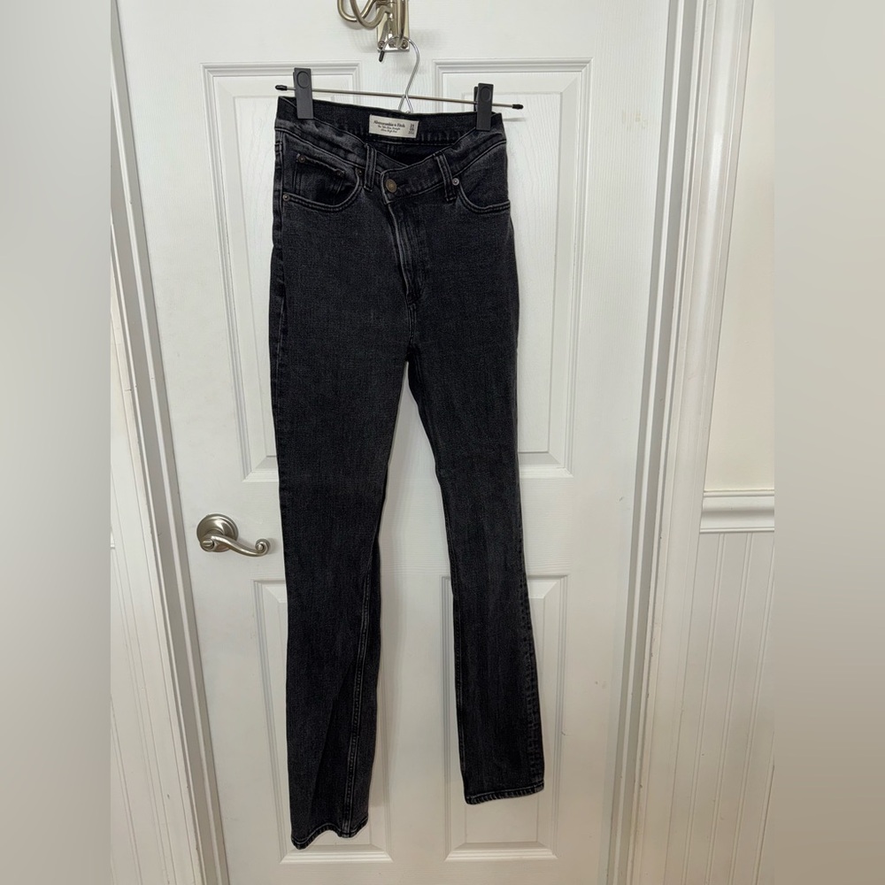 Abercrombie & Fitch 90’s slim straight ultra high rise 00L